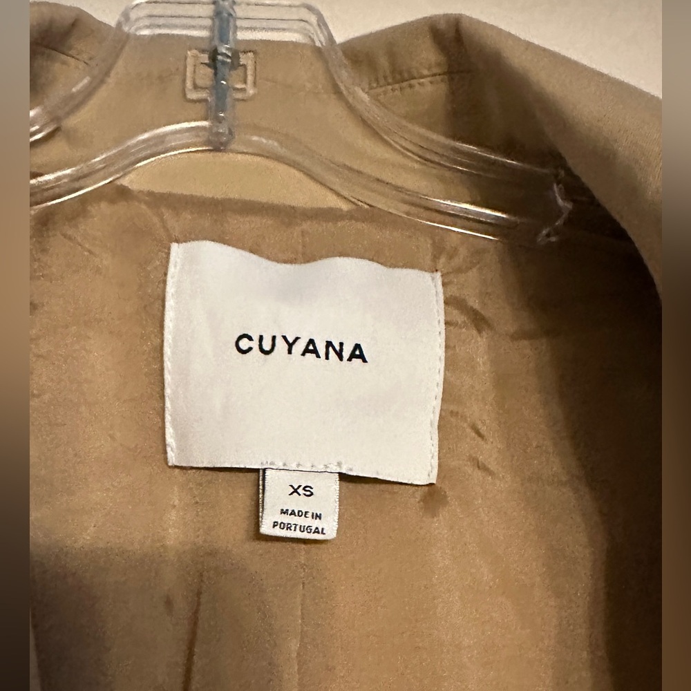 Cuyana classic belted trench coat - Picture 3 of 9